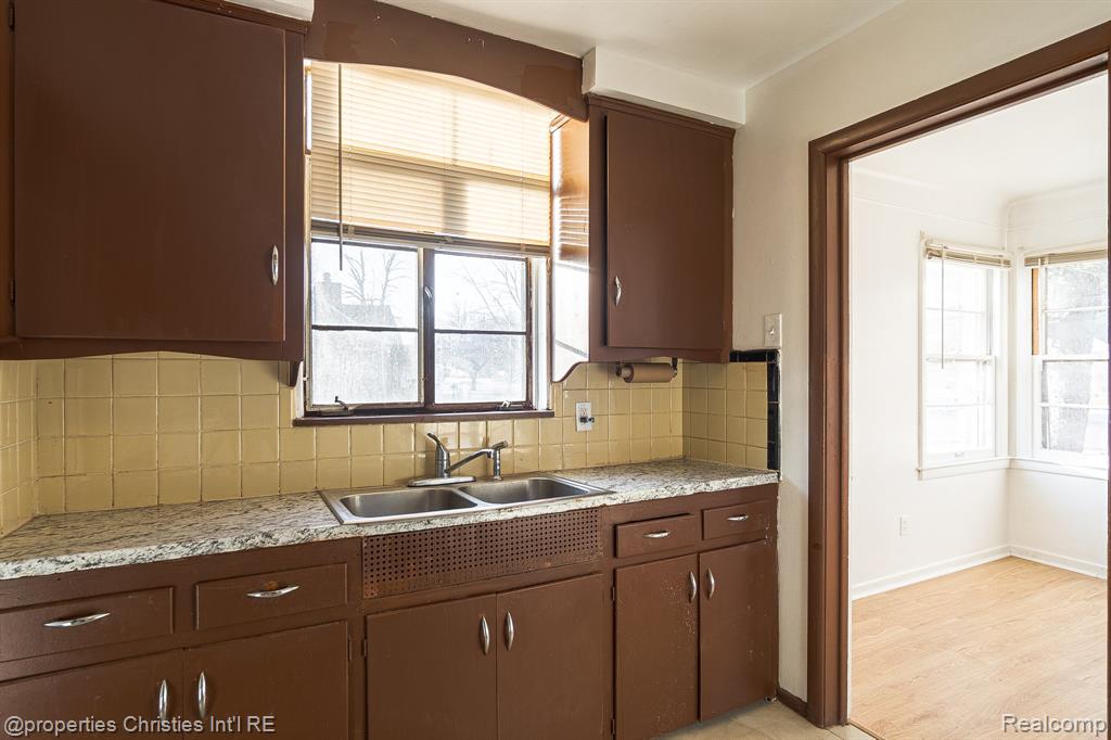 17902 Chester Street Property Photo 14