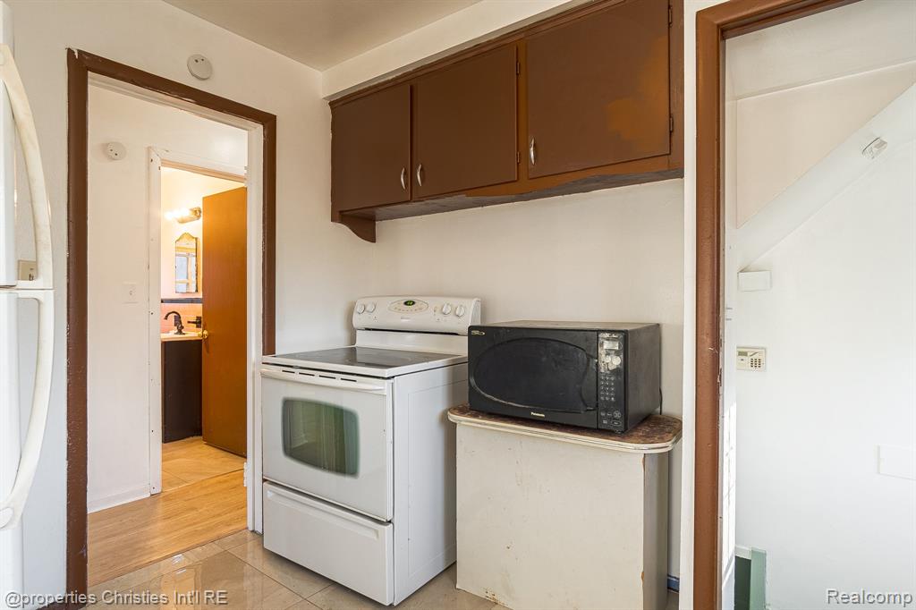 17902 Chester Street Property Photo 16