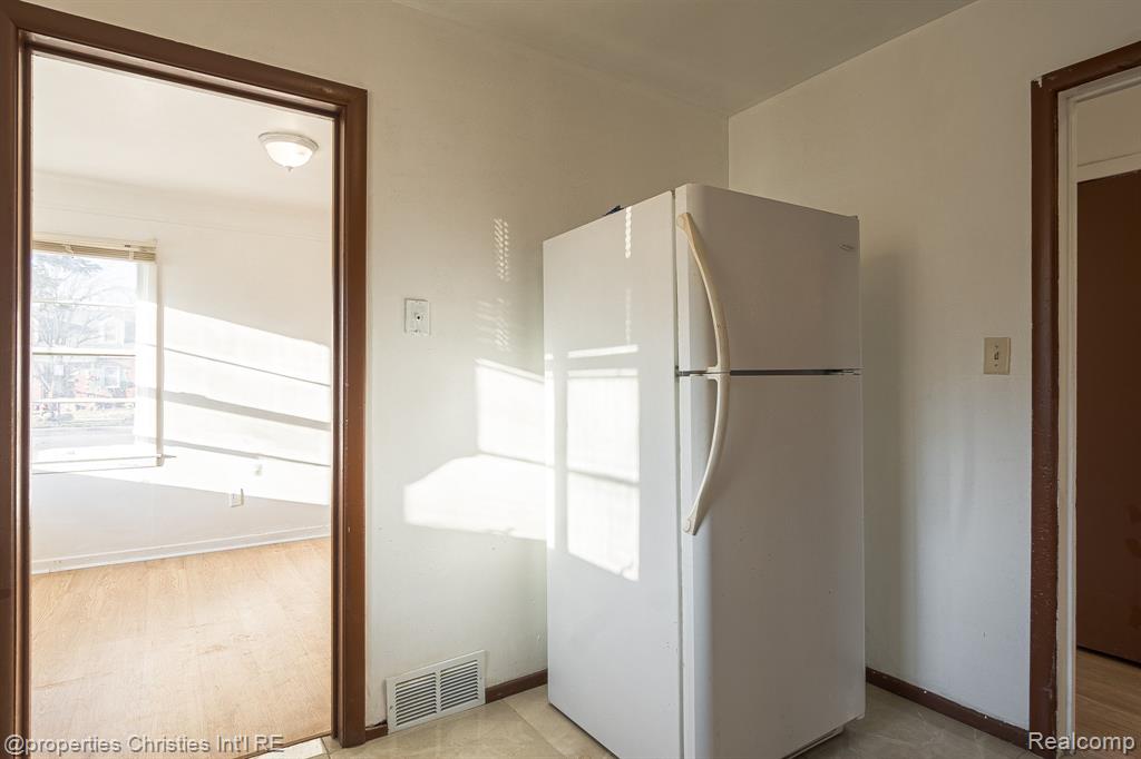 17902 Chester Street Property Photo 17