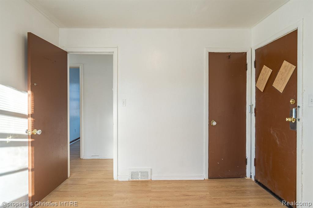17902 Chester Street Property Photo 26