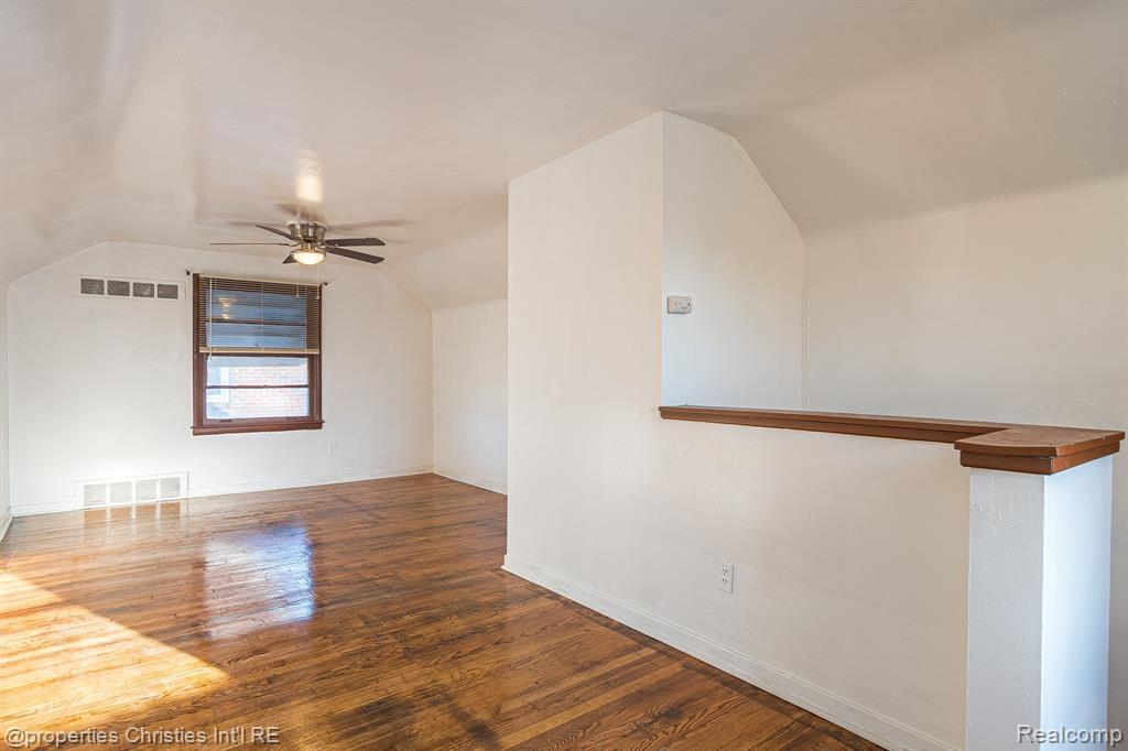 17902 Chester Street Property Photo 27
