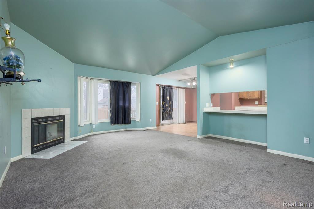 19249 Parkville Street Property Photo 3