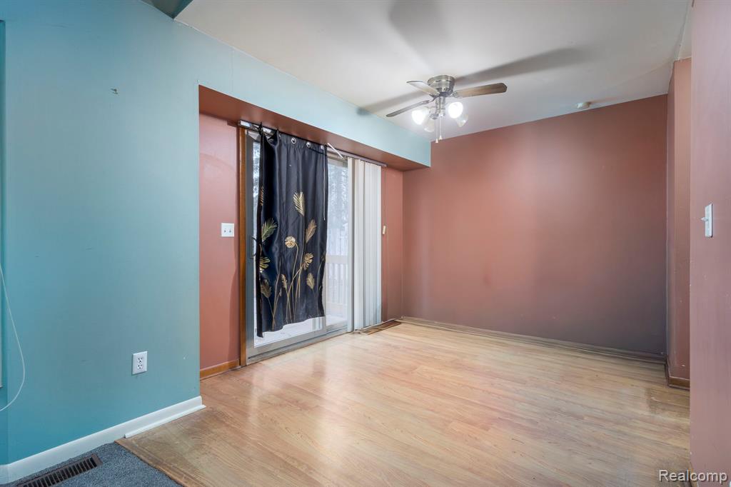 19249 Parkville Street Property Photo 5