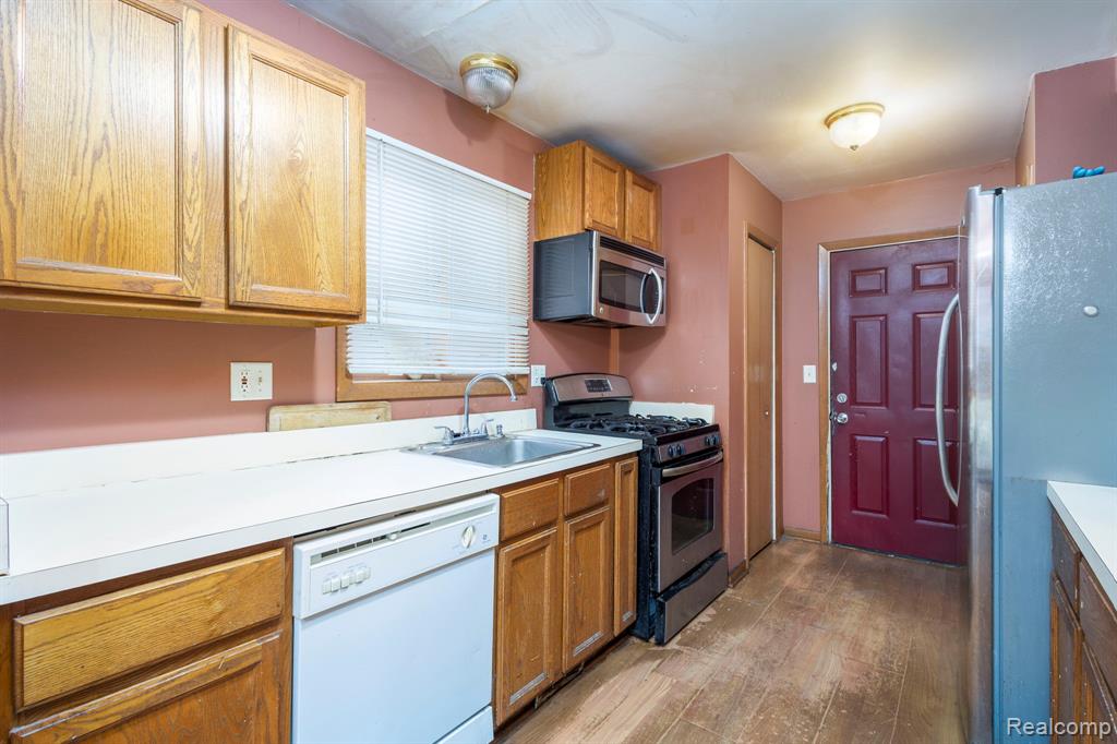 19249 Parkville Street Property Photo 7
