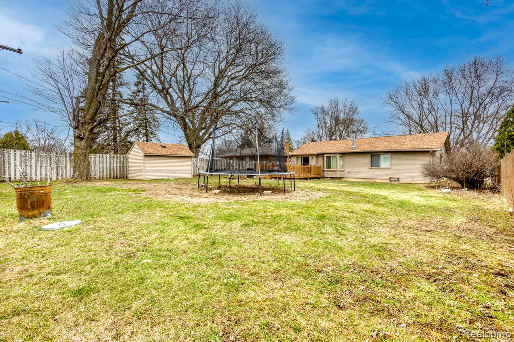 19249 Parkville Street Property Photo 15