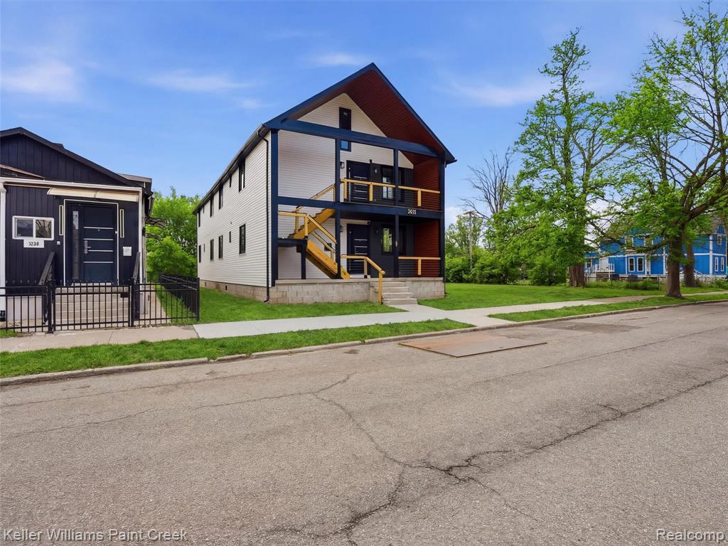 1541 Elm Street Property Photo 2