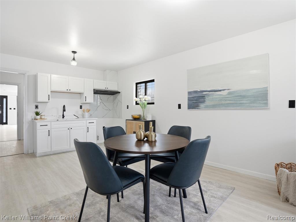 1541 Elm Street Property Photo 6