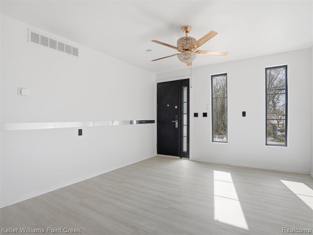 1541 Elm Street Property Photo 14