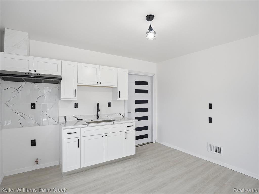 1541 Elm Street Property Photo 17