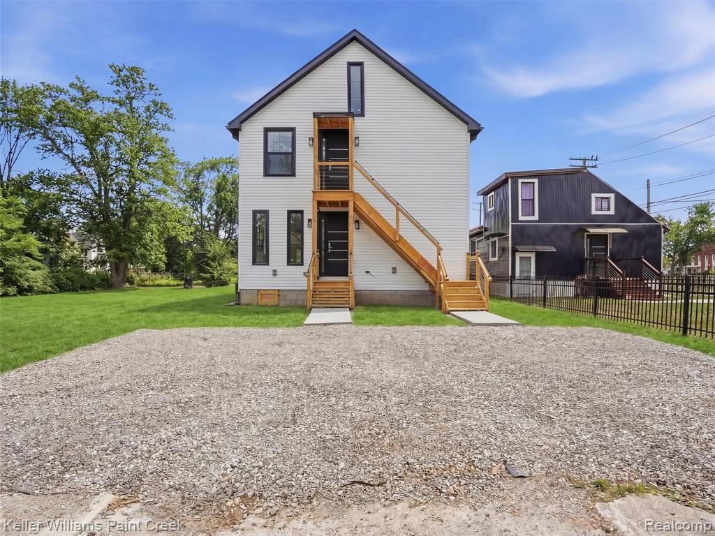 1541 Elm Street Property Photo 24