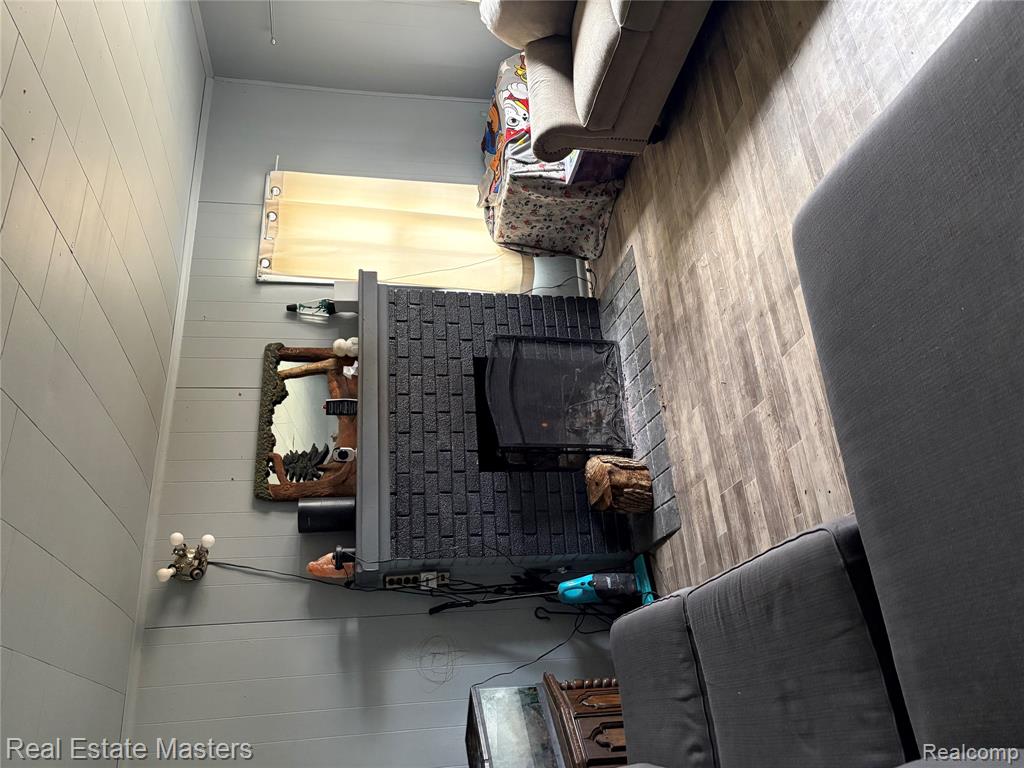 7627 Lapeer Road Property Photo 4