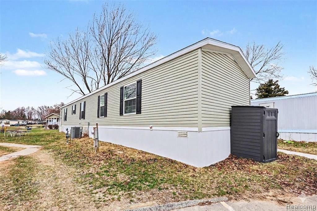 49611 Au Lac Dr E Property Photo 1