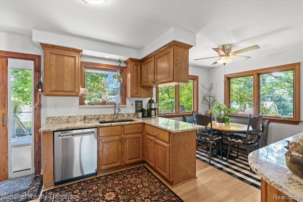 1785 Middle Road Property Photo 12