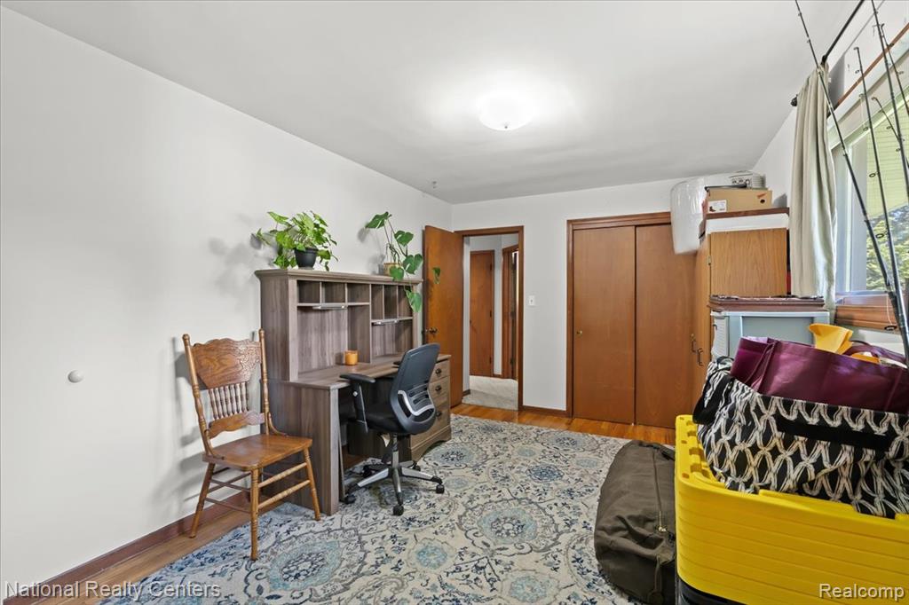 1785 Middle Road Property Photo 18