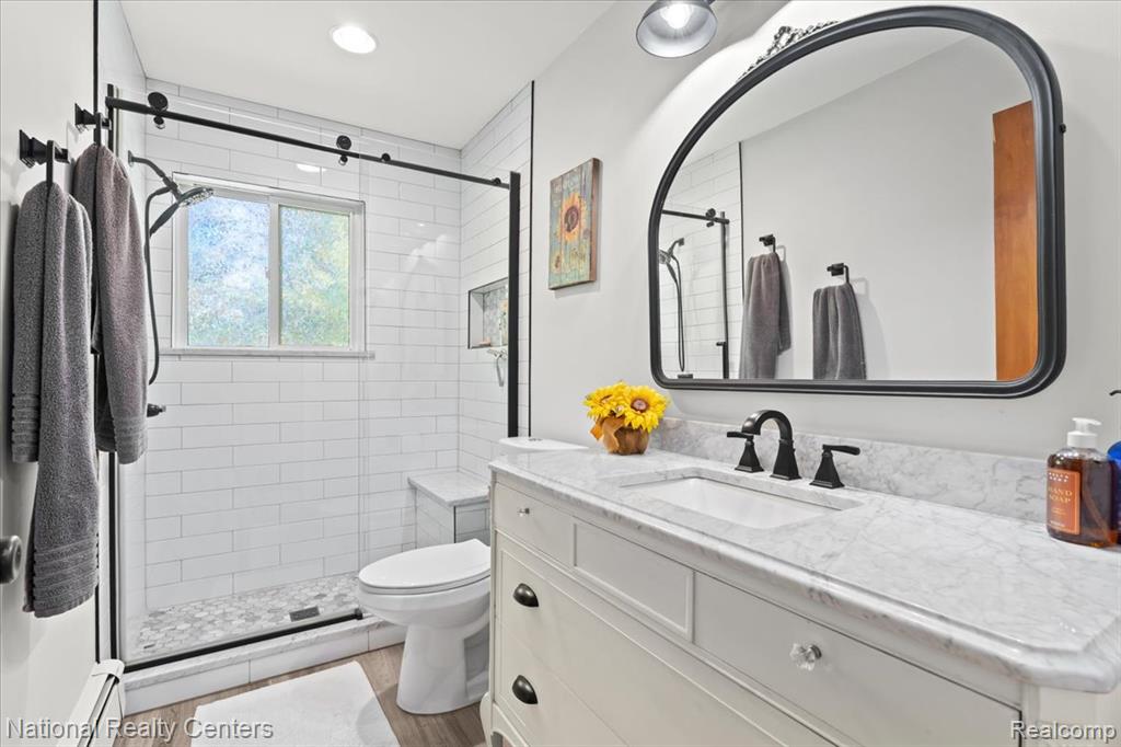 1785 Middle Road Property Photo 19