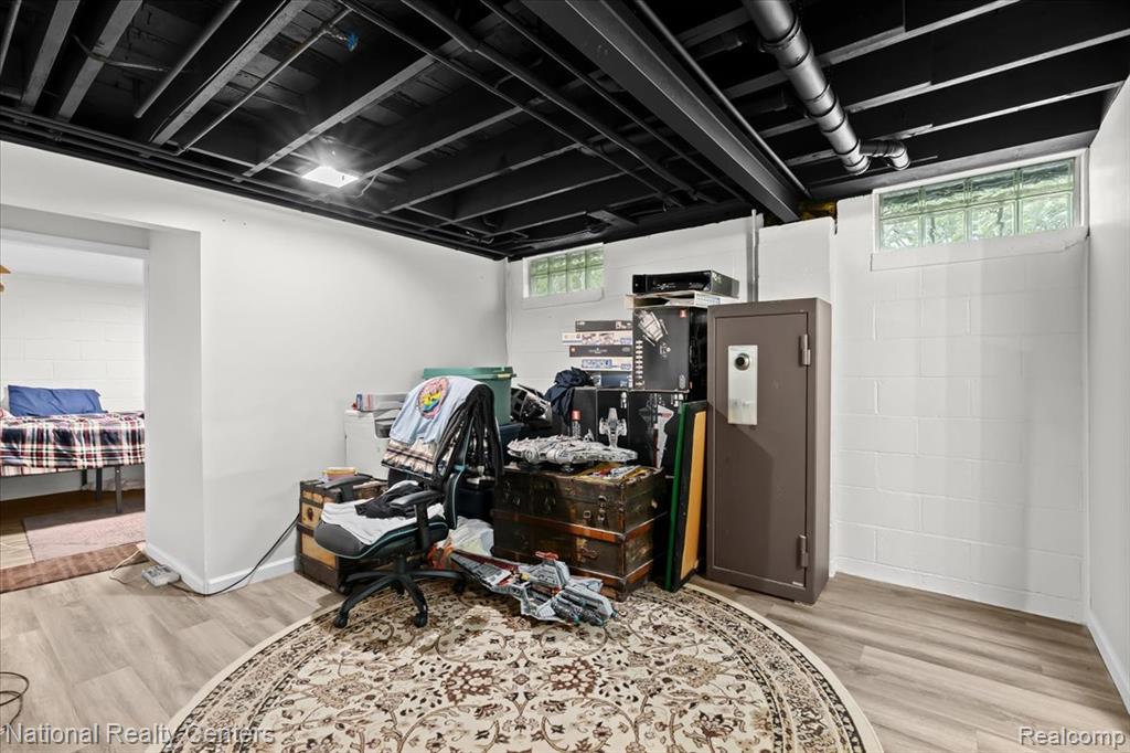 1785 Middle Road Property Photo 25