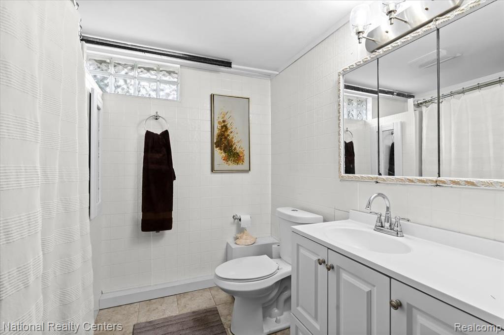1785 Middle Road Property Photo 27