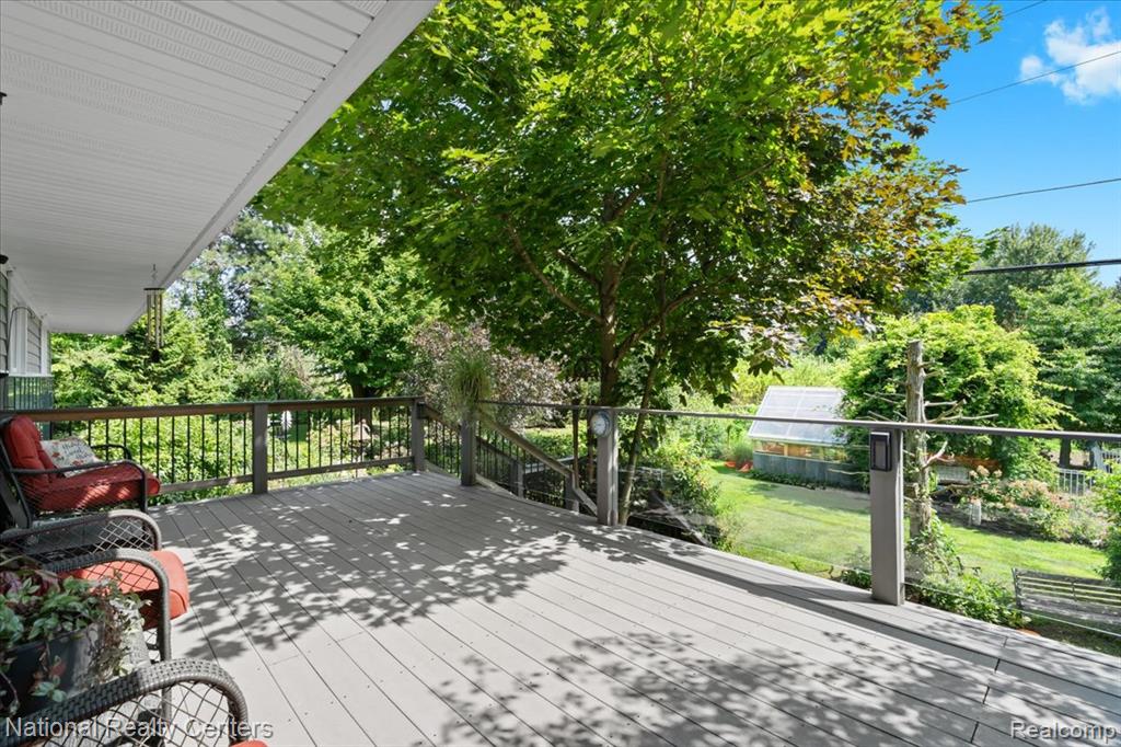 1785 Middle Road Property Photo 33