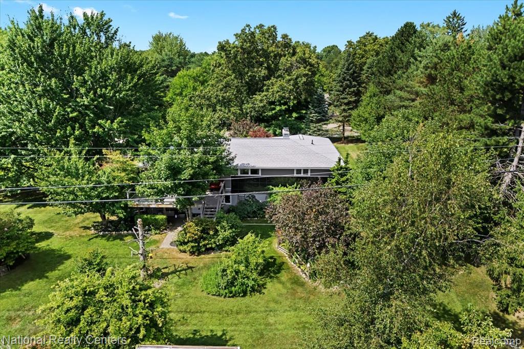 1785 Middle Road Property Photo 45