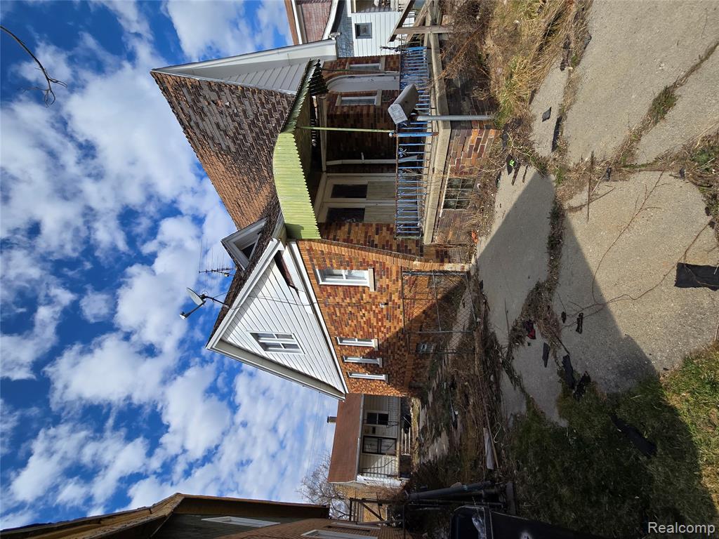 17325 Barlow Street Property Photo 3