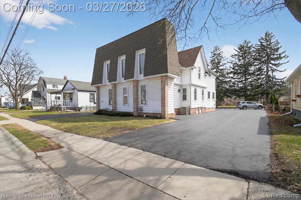 175 2nd Street Property Photo 2