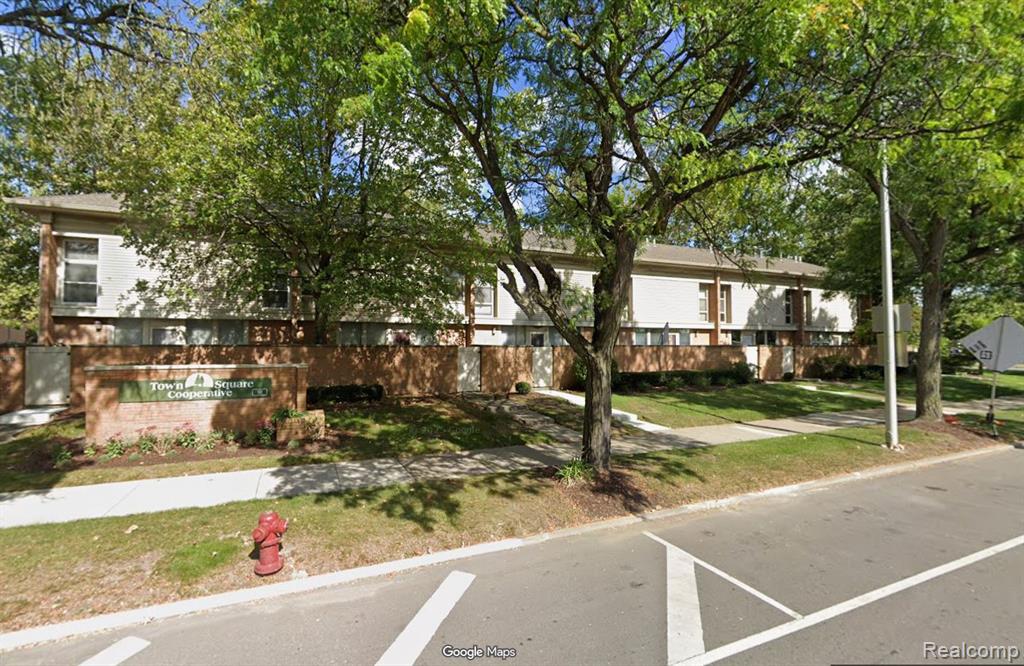 1042 Trevor Place Property Photo 2