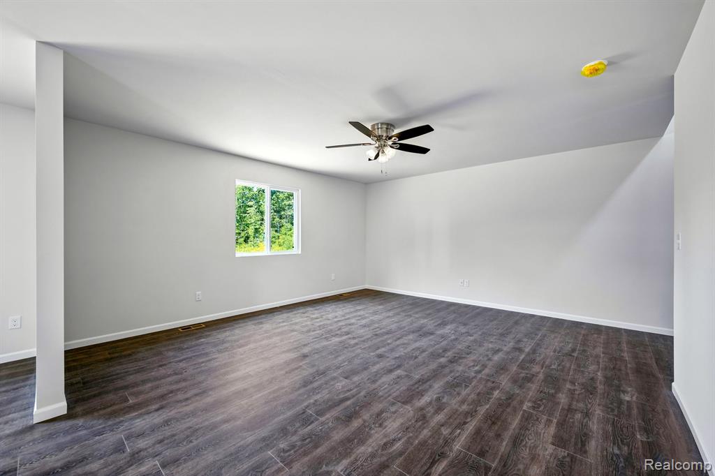 5744 Copper Tree Park Property Photo 8