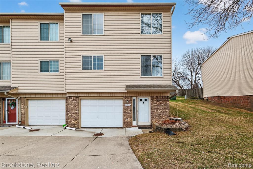 37744 Charter Oaks Boulevard Property Photo 3