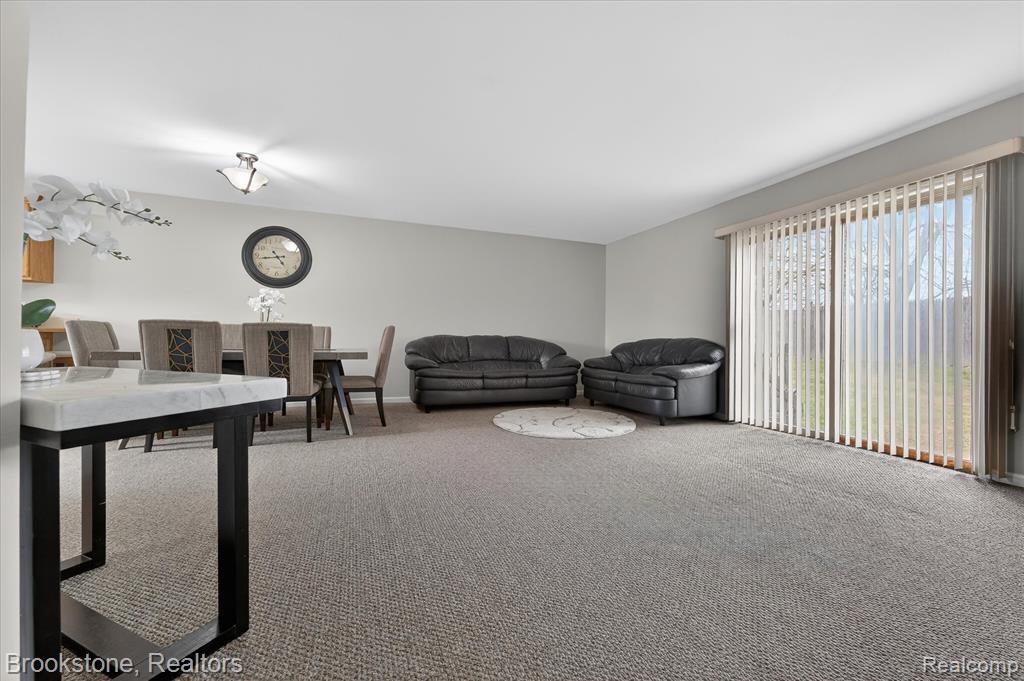 37744 Charter Oaks Boulevard Property Photo 7