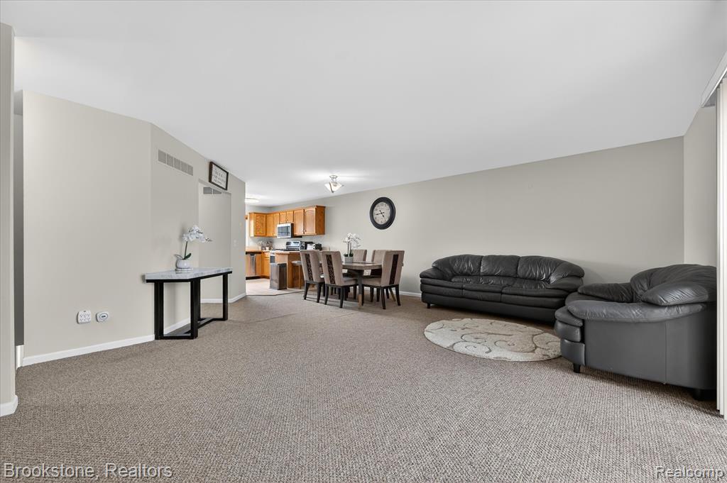 37744 Charter Oaks Boulevard Property Photo 8
