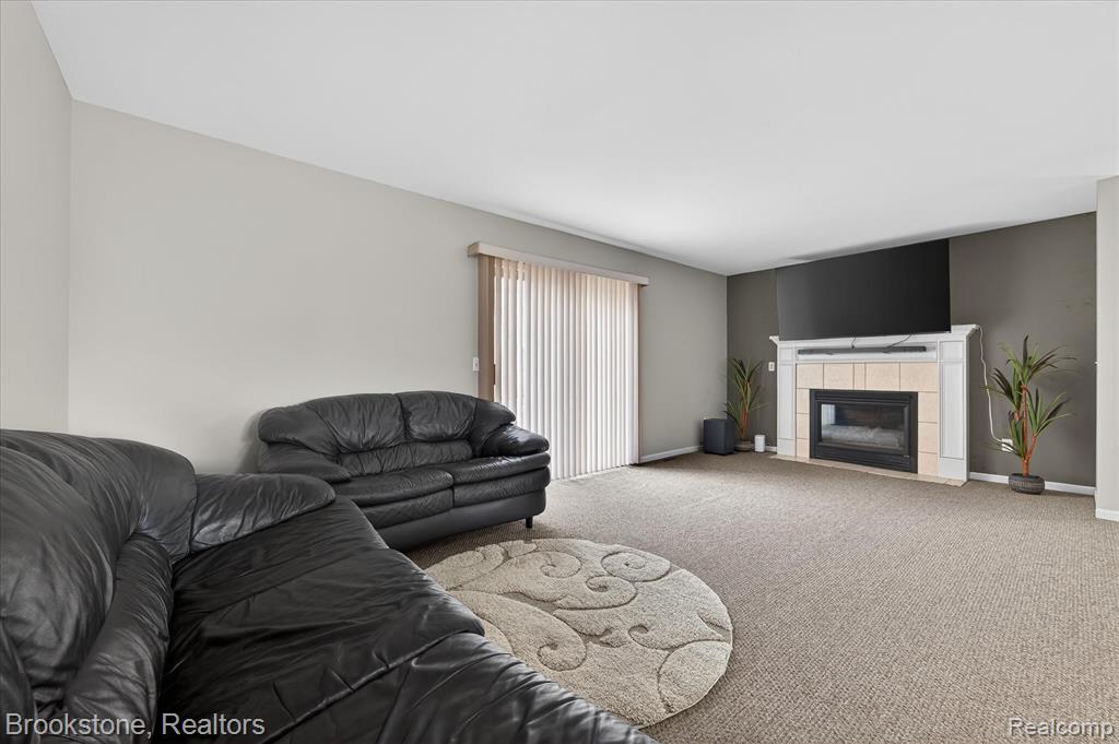 37744 Charter Oaks Boulevard Property Photo 9