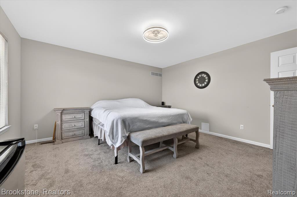 37744 Charter Oaks Boulevard Property Photo 28