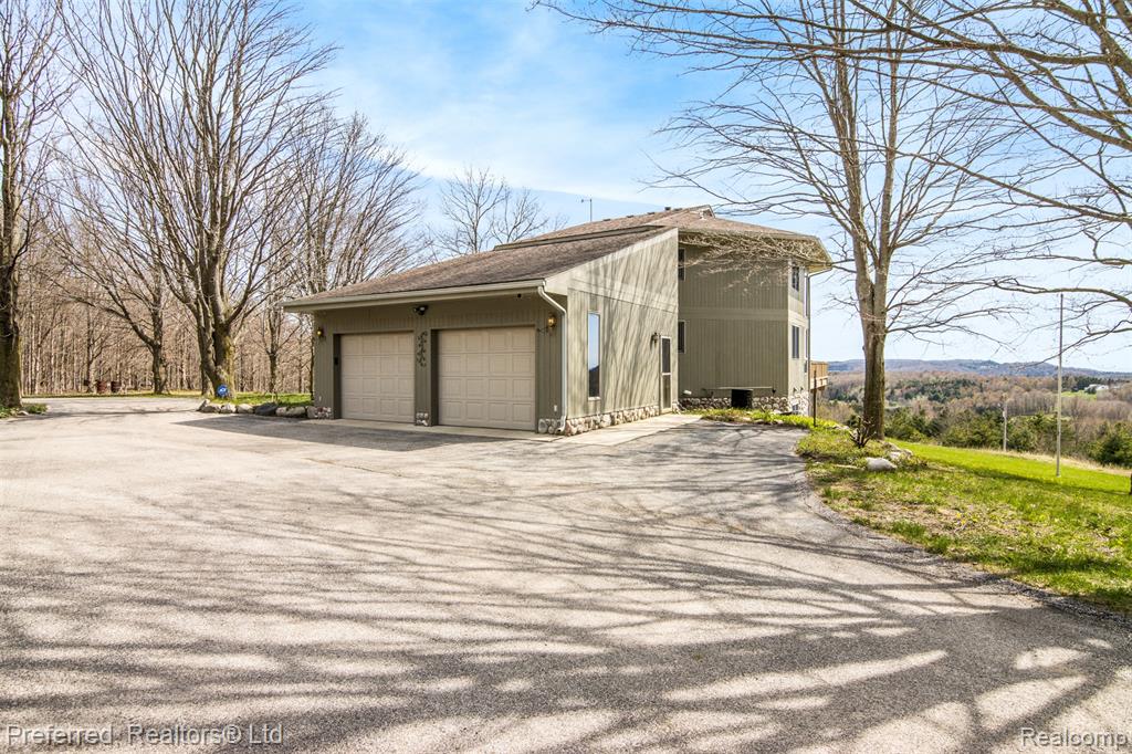 1693 Elm Road Property Photo 4