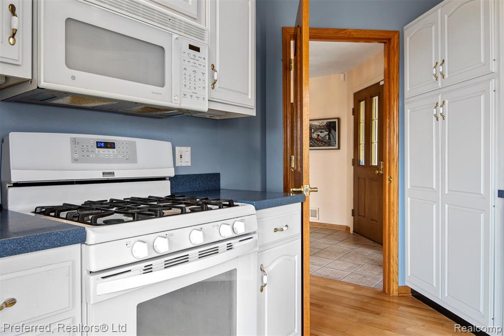 1693 Elm Road Property Photo 11