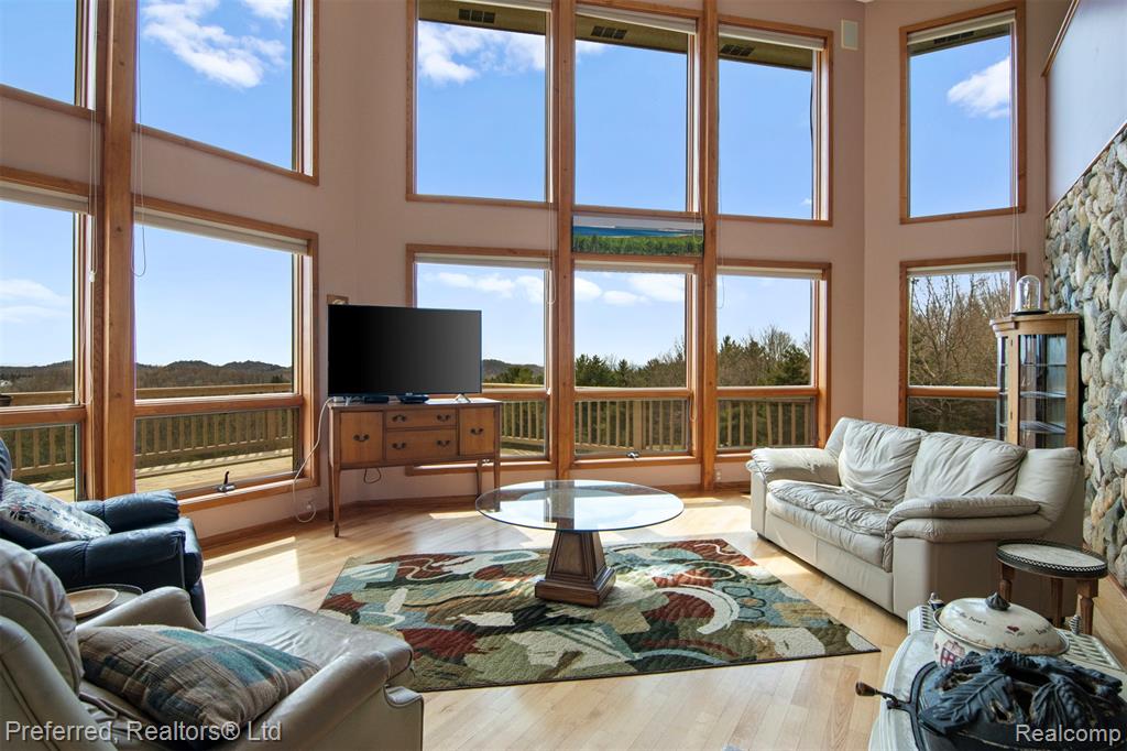 1693 Elm Road Property Photo 15