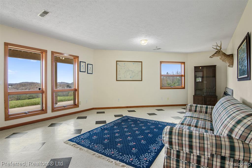 1693 Elm Road Property Photo 33
