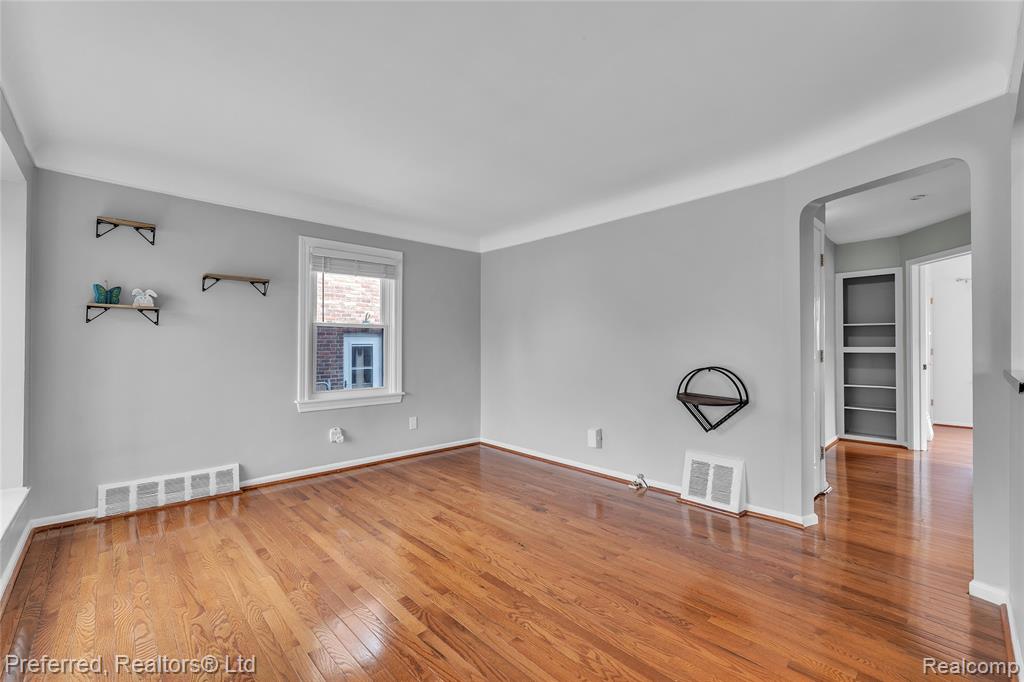 2659 Culver Avenue Property Photo 6