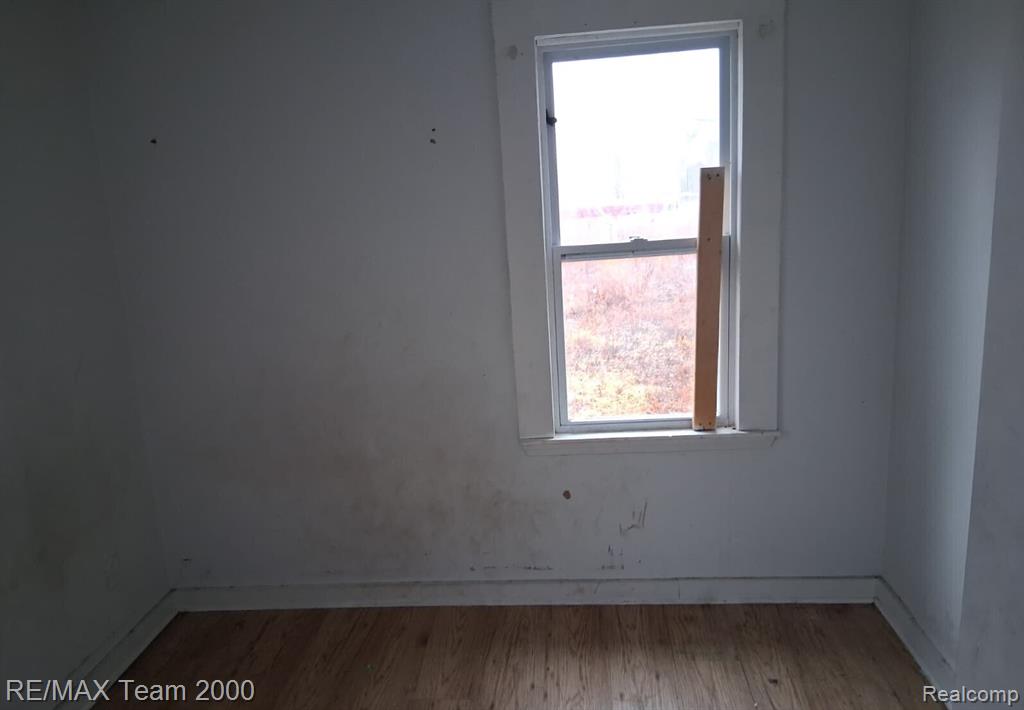 9925 Bishop Street Property Photo 8
