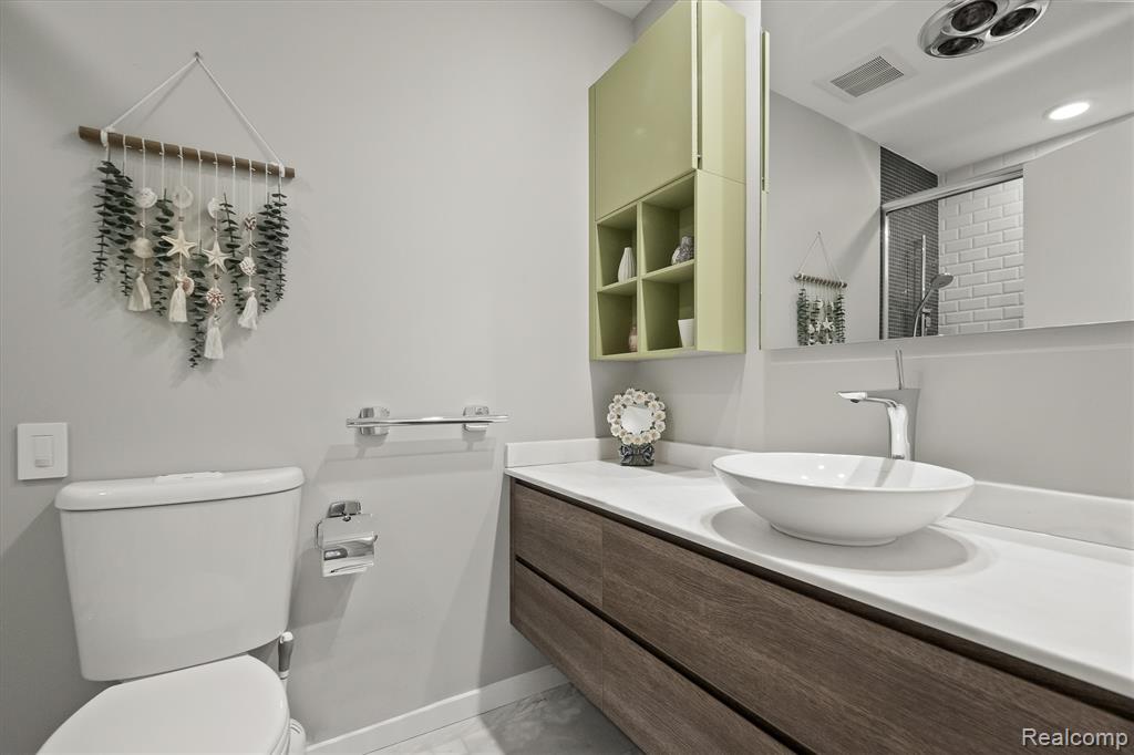 7371 Lindenmere Drive Property Photo 29