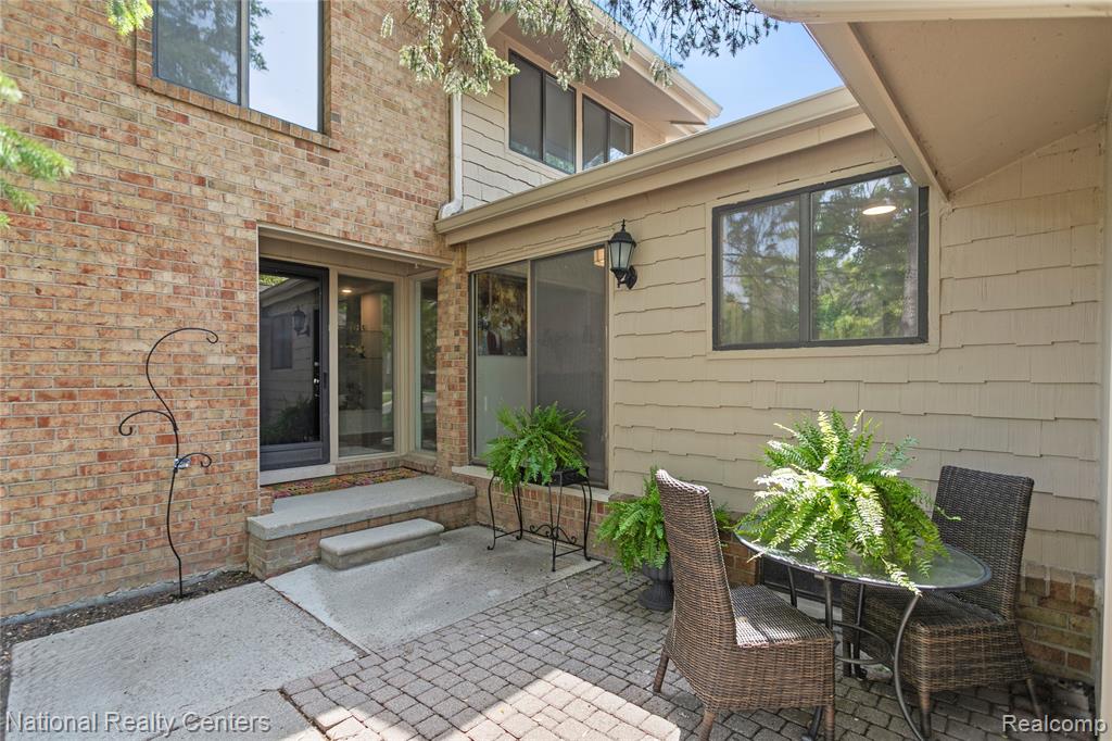 7103 Pebble Park Drive Property Photo 1