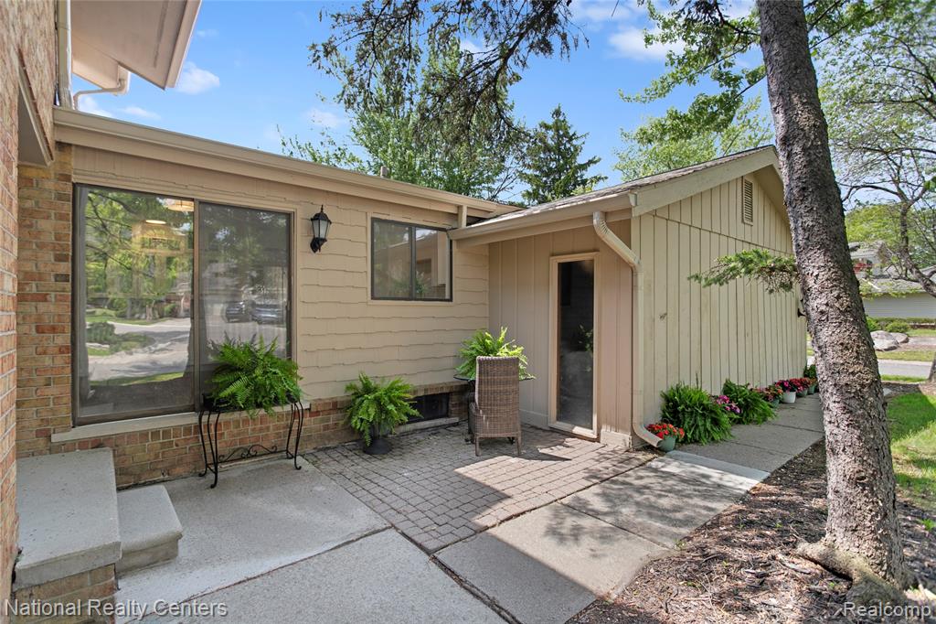 7103 Pebble Park Drive Property Photo 2