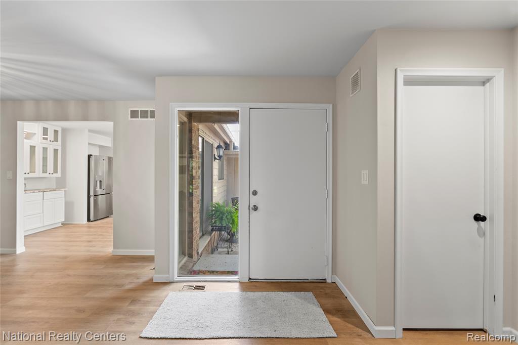 7103 Pebble Park Drive Property Photo 4