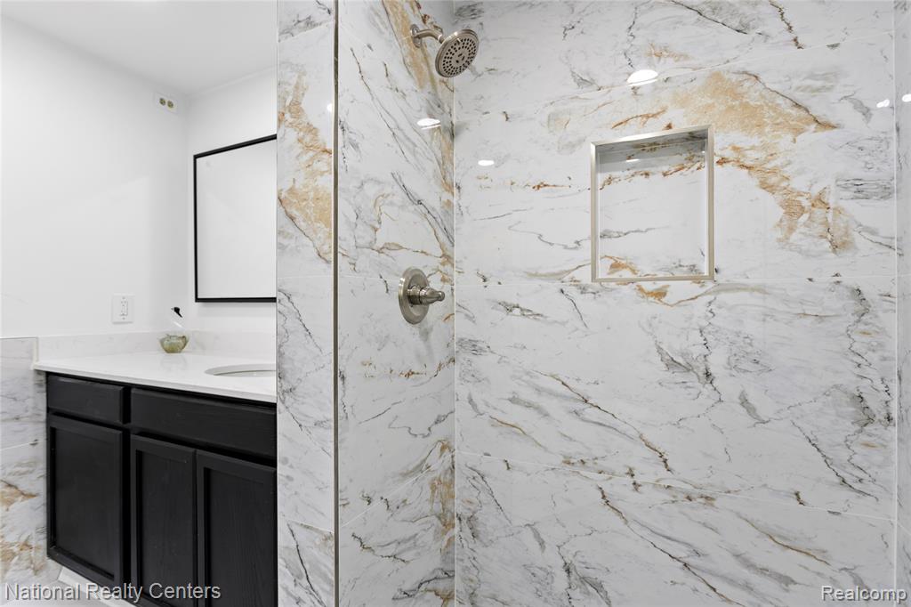7103 Pebble Park Drive Property Photo 35