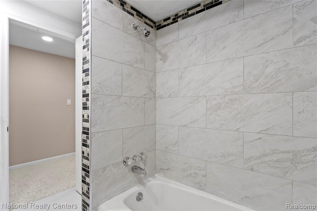 7103 Pebble Park Drive Property Photo 38