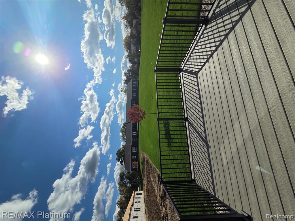 836 Oakwood Circle Property Photo 6