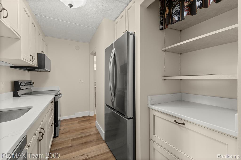 21800 Morley Avenue Property Photo 11