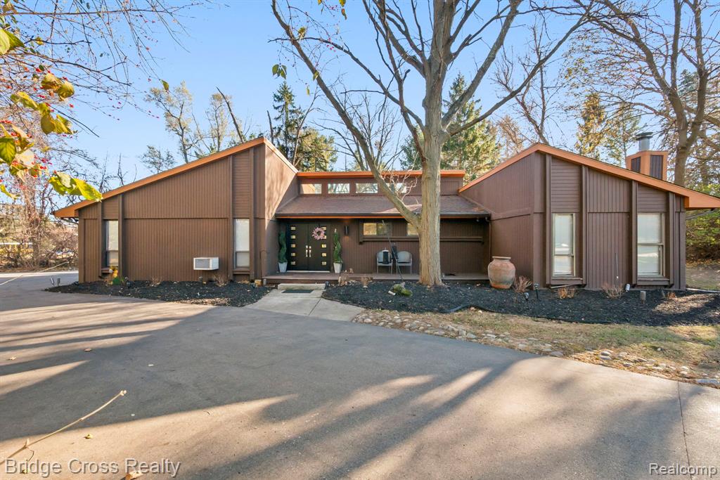 24459 Bloomington Court Property Photo 1