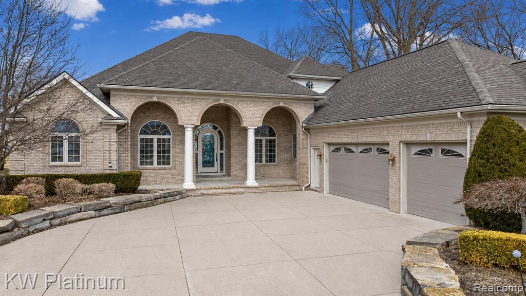 48877 Point Lakeview Drive Property Photo 1