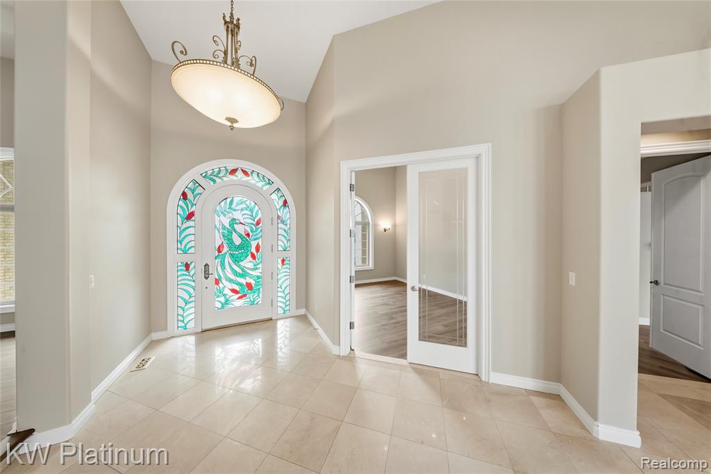 48877 Point Lakeview Drive Property Photo 7