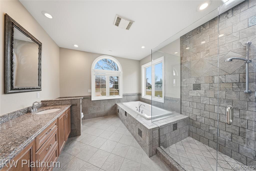 48877 Point Lakeview Drive Property Photo 13